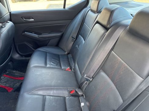 Used 2023 Nissan Altima 2.5 SR w/ SR Premium Package image 12