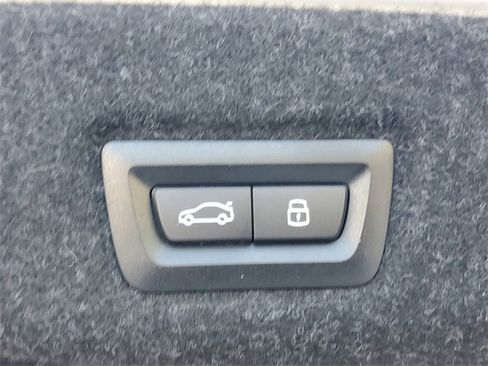 Used 2025 BMW 530i image 10