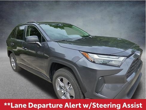 Used 2025 Toyota RAV4 LE AWD/4WD image 8