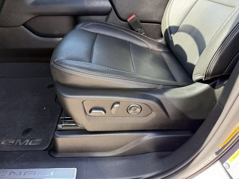 Used 2023 GMC Yukon Denali image 29