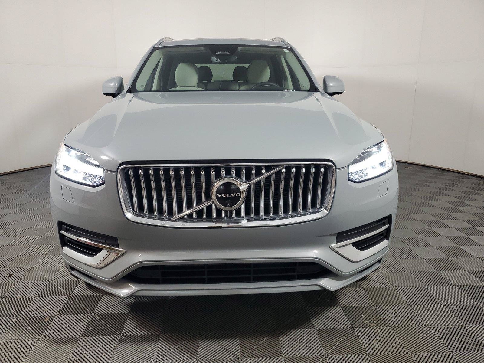 Used 2024 Volvo XC90 T8 Plus w/ Protection Package Premier AWD/4WD image 2