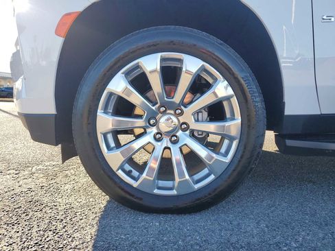 Certified 2024 Chevrolet Suburban Premier image 10