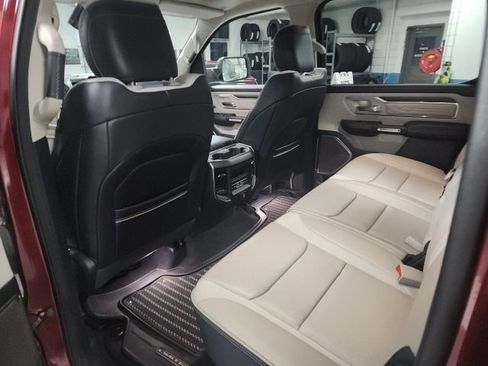 Used 2022 RAM 1500 Limited image 11