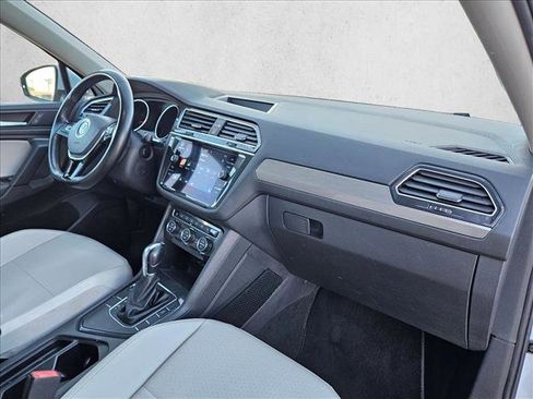 Used 2019 Volkswagen Tiguan SE image 23