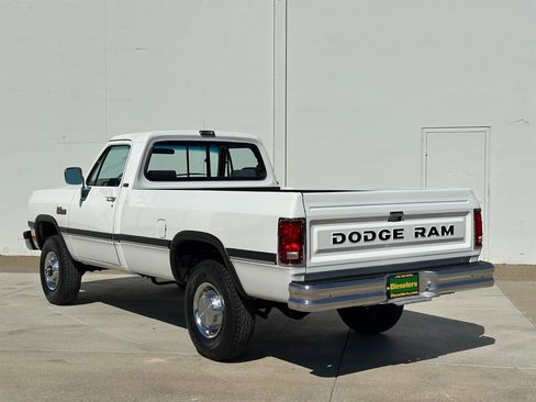 Used 1991 Dodge D/W Truck 250 image 3