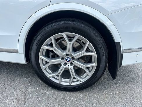 Used 2023 BMW X7 xDrive40i w/ Premium Package AWD/4WD image 13