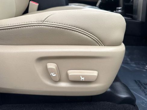 Used 2022 Toyota 4Runner SR5 Premium image 17