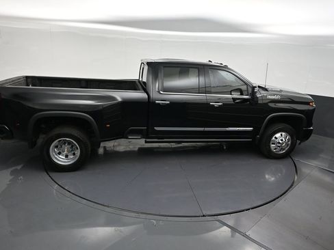 Used 2026 Chevrolet Silverado 3500 High Country w/ High Country Premium Package AWD/4WD image 22