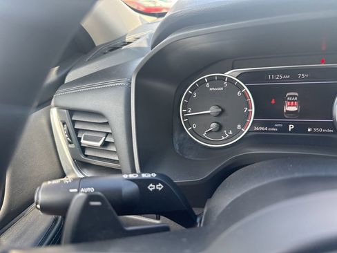 Used 2024 Nissan Rogue SV image 32