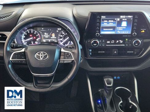 Used 2022 Toyota Highlander XLE image 35