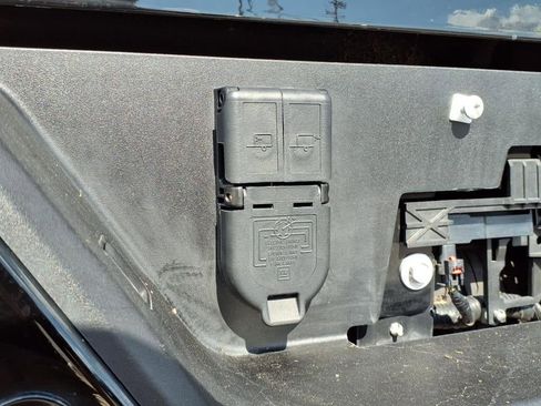 Used 2024 Chevrolet Silverado 1500 High Country w/ High Country Premium Package image 9