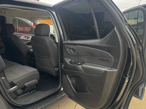 Used 2020 Chevrolet Traverse LS image 16