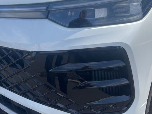 Used 2026 Volkswagen Tiguan SEL R-Line image 15