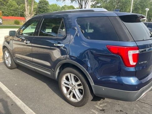 Used 2016 Ford Explorer Limited w/ Equipment Group 301A FWD image 4