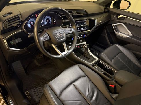 Used 2023 Audi Q3 2.0T Premium w/ Convenience Package AWD/4WD image 4