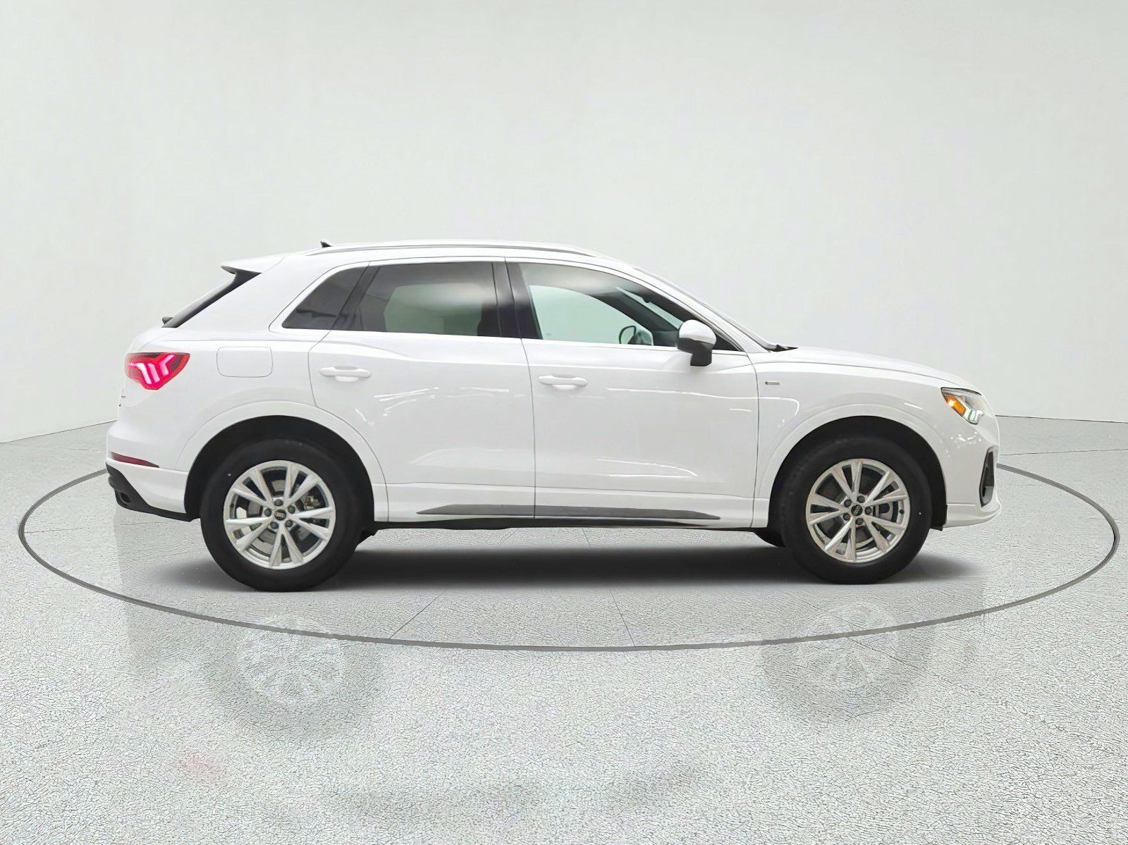 Used 2024 Audi Q3 2.0T Premium AWD/4WD image 4