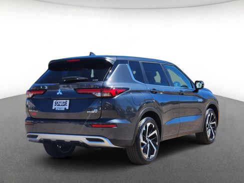 New 2025 Mitsubishi Outlander SE AWD/4WD image 3