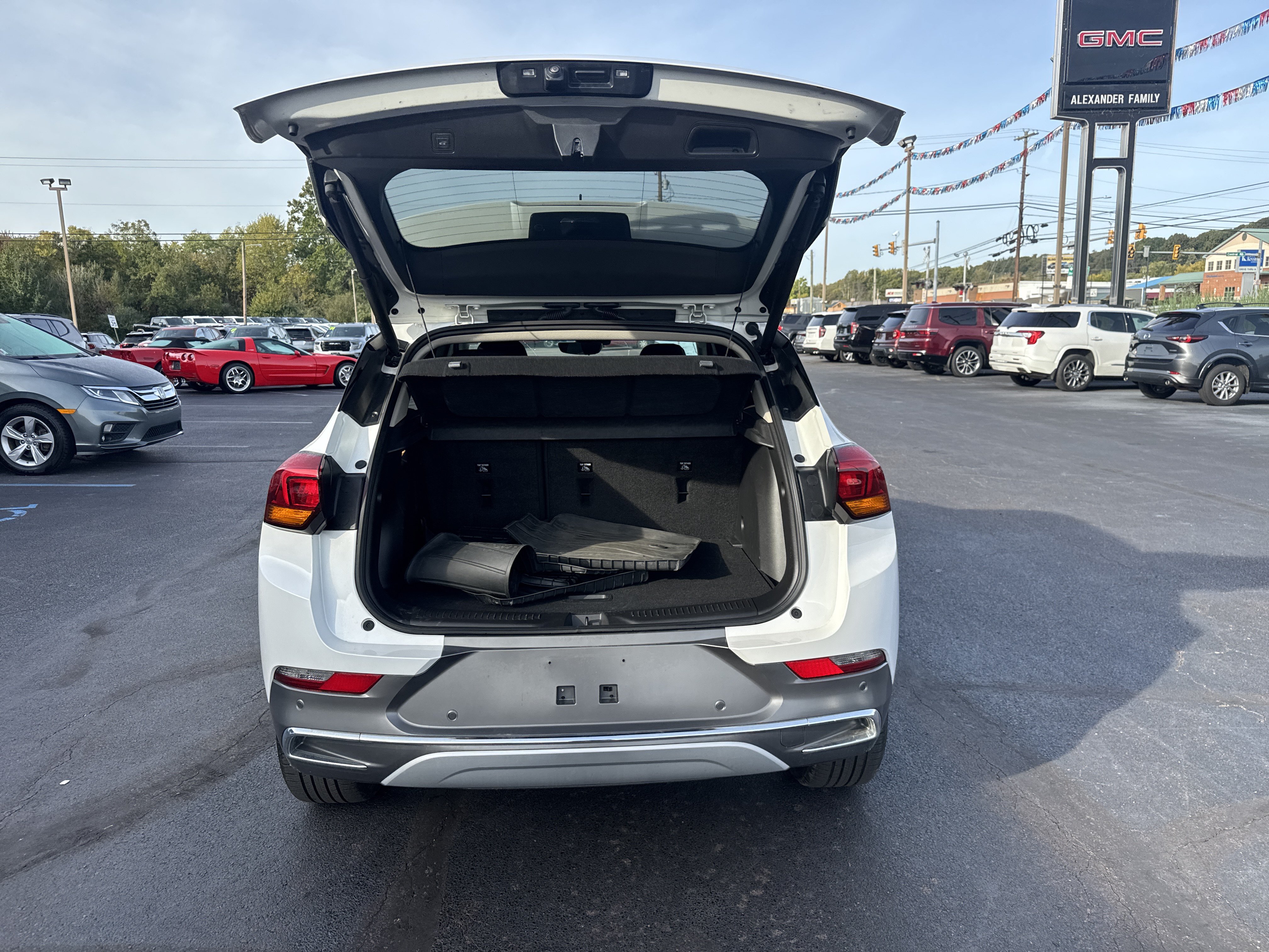 Used 2023 Buick Encore GX Essence w/ Advanced Technology Package AWD/4WD image 10