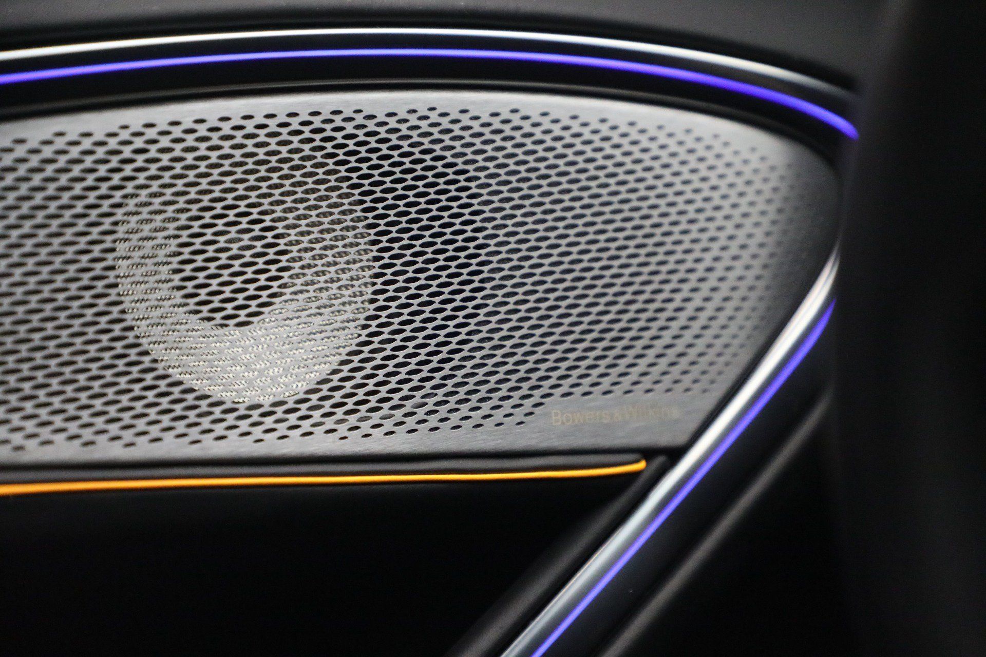 Used 2024 McLaren Artura RWD image 29