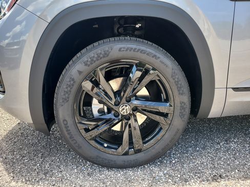 New 2025 Volkswagen Atlas Cross Sport SEL R-Line AWD/4WD image 10