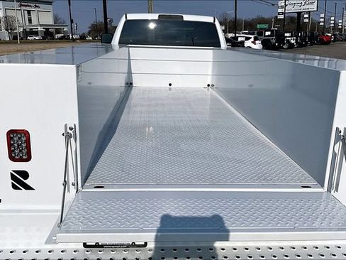 New 2024 RAM 5500 Tradesman w/ Chrome Appearance Group AWD/4WD image 15