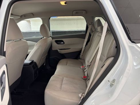 Used 2025 Nissan Rogue SV FWD image 27