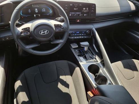 New 2026 Hyundai Elantra SEL Sport image 11