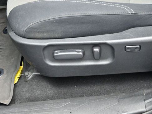 Used 2021 Toyota Tacoma TRD Off-Road image 15