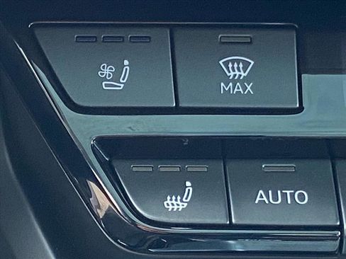 Used 2023 Audi e-tron GT Premium Plus image 16