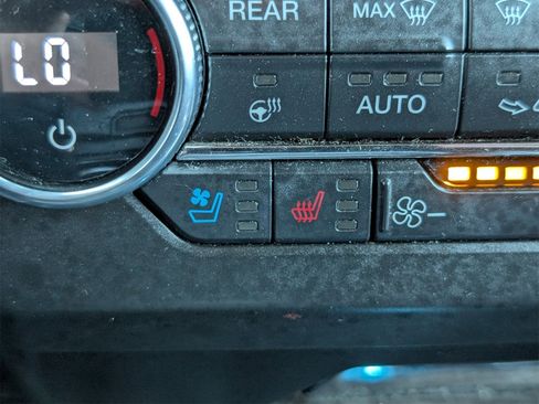 Used 2021 Ford Expedition Limited image 22