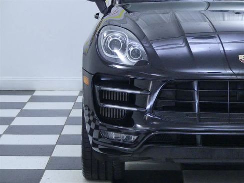 Used 2018 Porsche Macan Turbo image 35