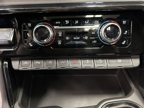 Used 2022 GMC Sierra 1500 AT4 w/ AT4 Premium Package image 25