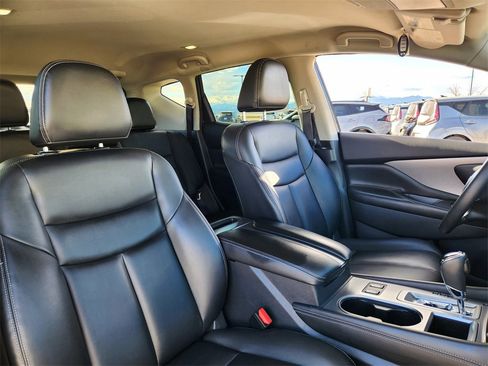 Used 2022 Nissan Murano SV w/ SV Midnight Edition Package image 13