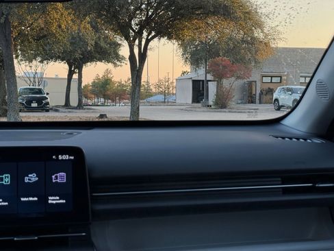 Used 2025 Hyundai Kona SEL image 35