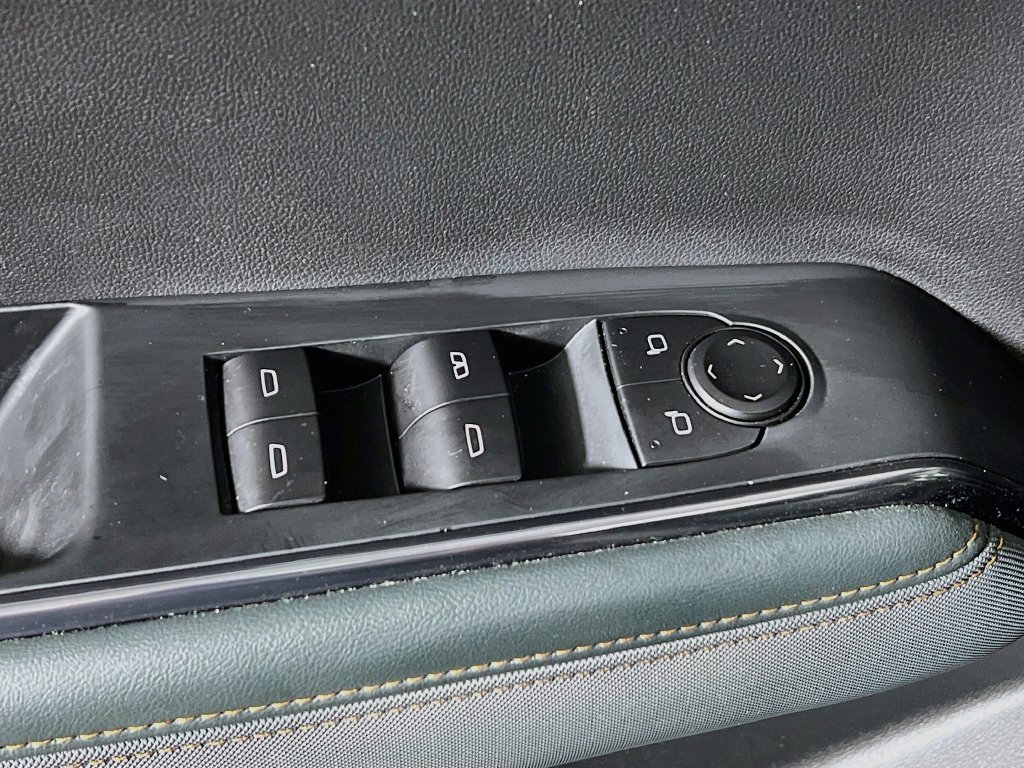 Used 2025 GMC Acadia AT4 w/ LPO, Floor Liner Package AWD/4WD image 16
