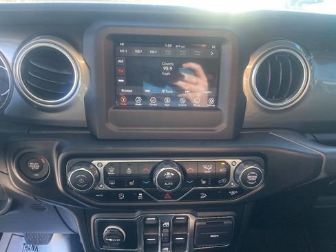 Used 2020 Jeep Wrangler Unlimited Sahara w/ LED Lighting Group image 18