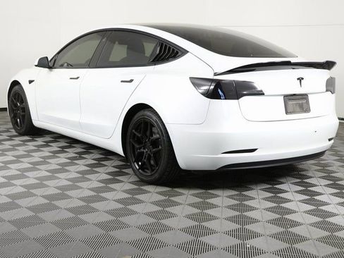 Used 2021 Tesla Model 3 Standard Range Plus image 3