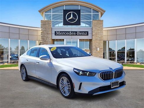 Used 2025 BMW 530i xDrive image 6