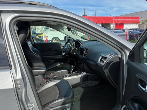 Used 2020 Jeep Compass Latitude AWD/4WD image 9
