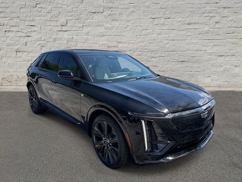 New 2026 Cadillac Lyriq Signature Sport w/ LPO, Floor Liner Package RWD image 3