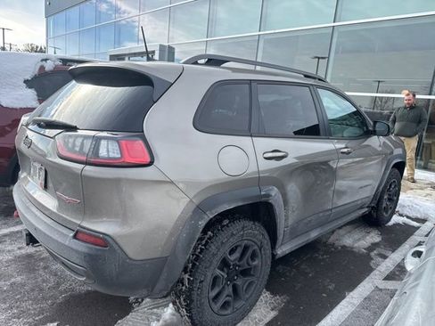 Used 2019 Jeep Cherokee Trailhawk w/ Comfort/Convenience Group image 3