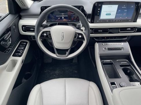 New 2026 Lincoln Aviator AWD image 14