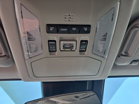 Used 2021 Toyota RAV4 XLE w/ Convenience Package AWD/4WD image 21