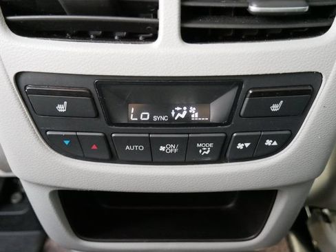 Used 2017 Acura MDX SH-AWD w/ Advance Package image 11