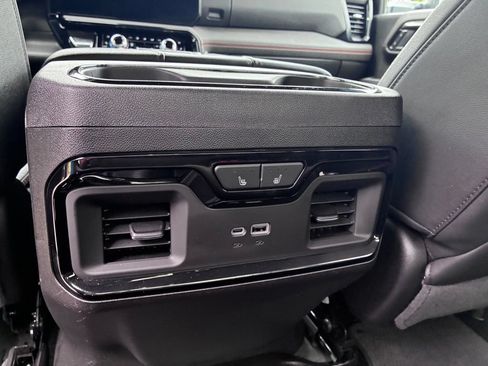 Used 2025 GMC Sierra 2500 AT4 AWD/4WD image 16