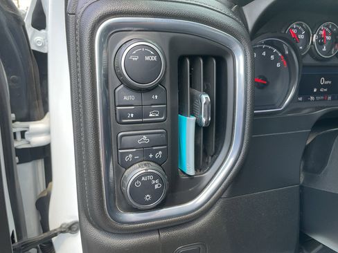 Certified 2021 Chevrolet Silverado 1500 LT AWD/4WD image 19