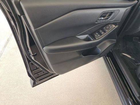 Certified 2025 Nissan Rogue S FWD image 28