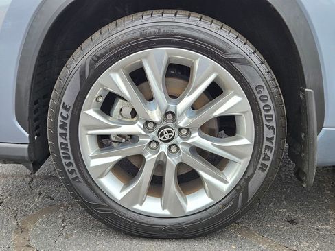 Used 2021 Toyota Highlander Limited image 31