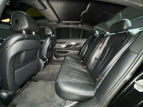 Used 2016 BMW 740i image 18