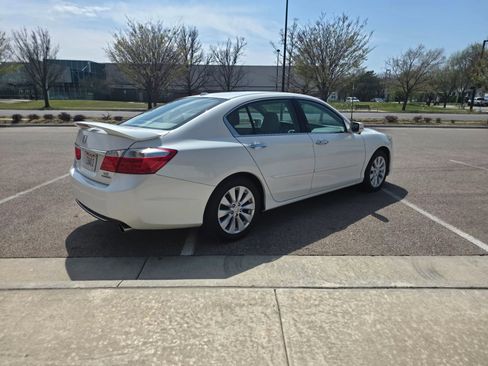 Used 2015 Honda Accord Touring image 7
